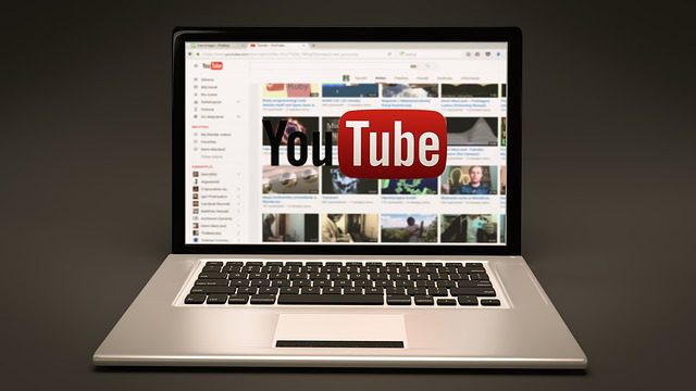 How to make Money On YouTube (How To Get Free YouTube Subscribers)